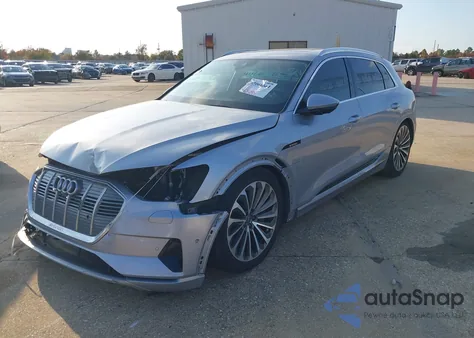 2019 Audi E-Tron Premium Plus из США, поврежденный, VIN WA1VAAGEXKB020994